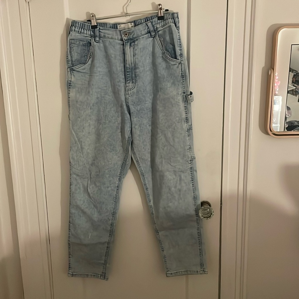 Light wash jeans